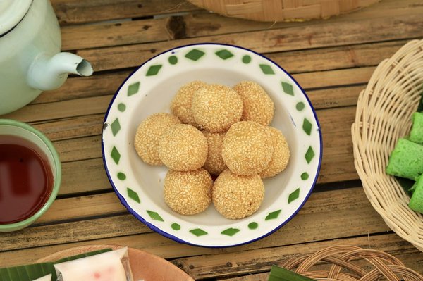 Comment choisir un four à micro-ondes combiné avec grill pour des plats gratinés ?