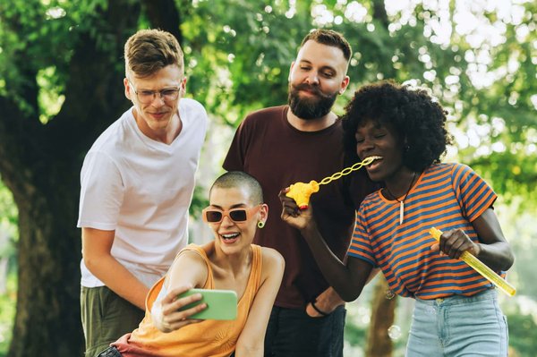 Quelles sont les meilleures pratiques pour offrir des options de plats sans soja dans un restaurant végétalien ?